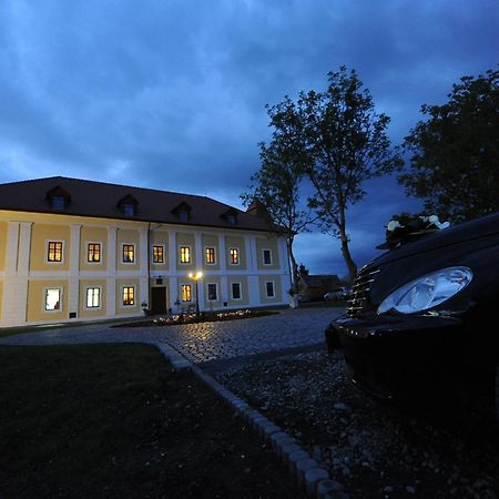 Castel Haller Ogra Extérieur photo